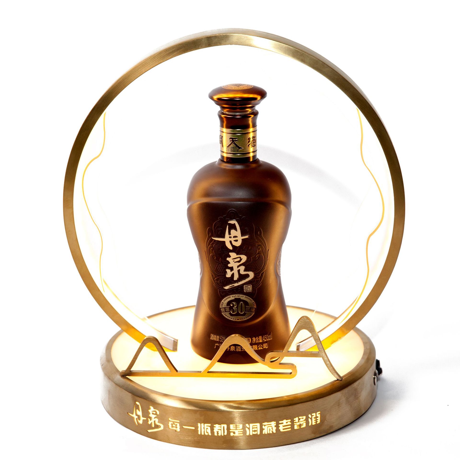 酒香跃然 解锁酒类产品宣传展架的平面设计密码